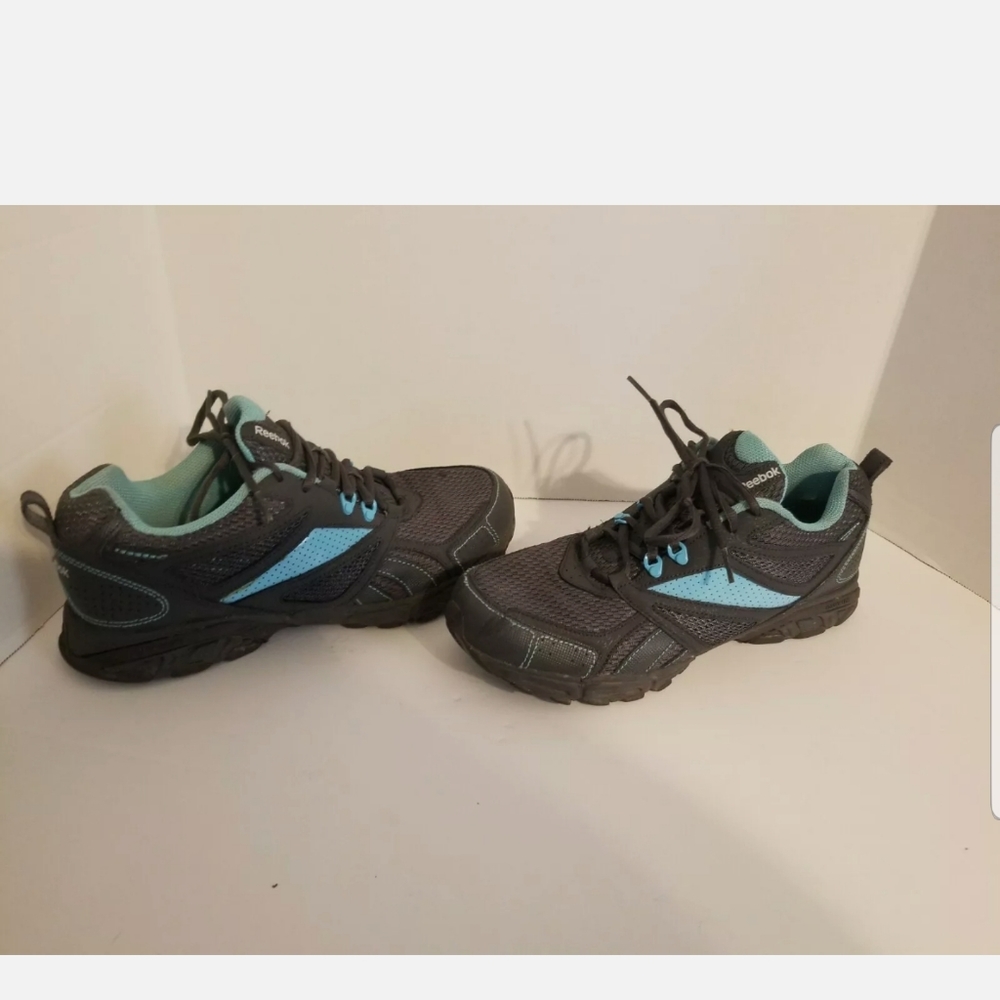Women's Reebok's Size 10! - Picture 6 of 12